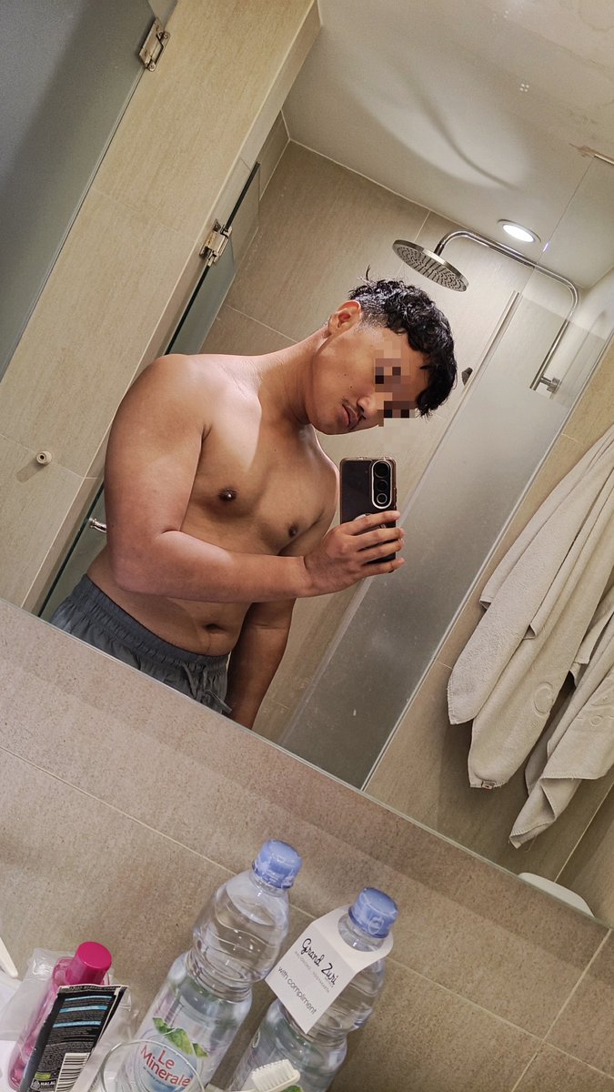 bitternesschoco's tweet photo. Esuk esuk enak e mlaku- mlaku neng jogja

Maafin aku lagi bulky banget https://t.co/3Wll51zROz