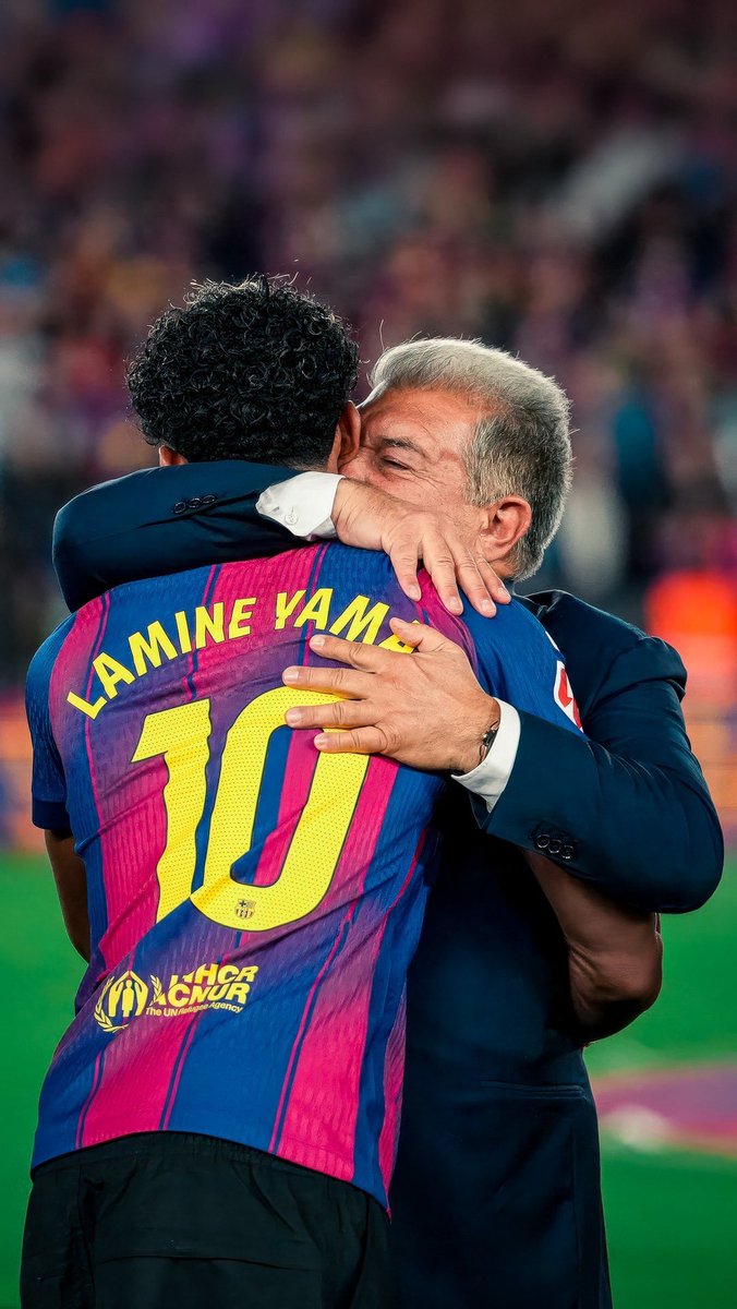 mrderby64's tweet photo. Barcelona Wallpaper 4k
-
📥4k Version : https://t.co/cY32U4iHOc https://t.co/i2gcJcmWau