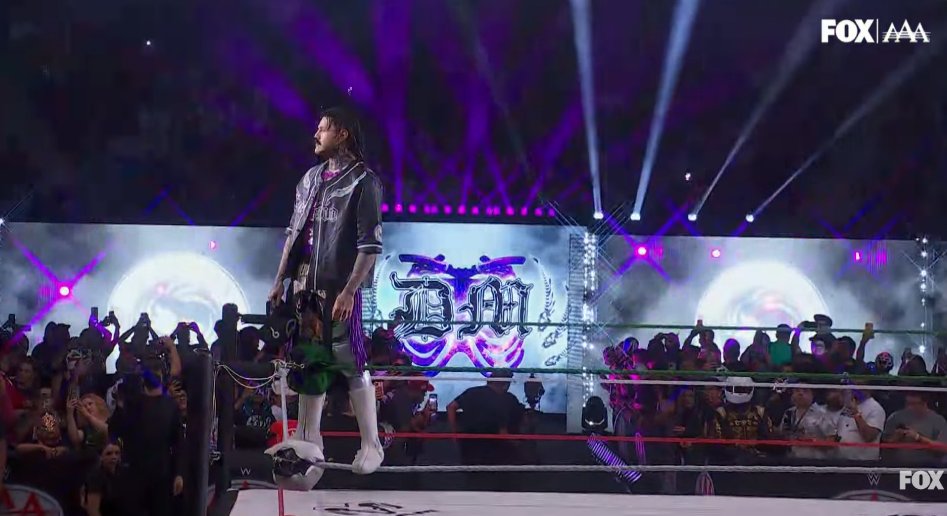 ADPSHOWOFICIAL's tweet photo. 😈🔥 ¡ENTRA EL EXMEGACAMPEÓN DOMINIK MYSTERIO, EL SUCIO!

👀 ¡El hijo de Rey Mysterio ya está en #AAAHeroesInmortales! El Dirty Dom hace su aparición en escena y viene dispuesto a dar de qué hablar. 💀

🇲🇽 ¿Qué le espera al exmegacampeón esta noche?

#AAAHeroesInmortales #adpshow #DominikMysterio