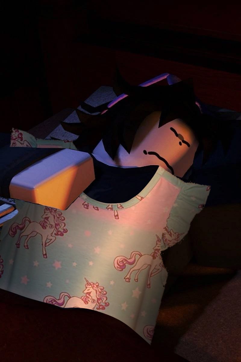 strictlyspawns's tweet photo. Before anyone else exposes me, it's true. I sleep in a unicorn gown #sorrynotsorry https://t.co/MpMtU9W5tS