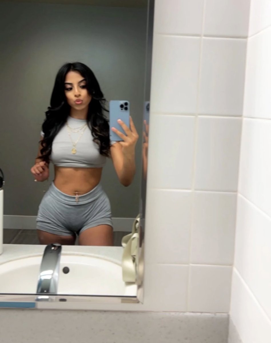 Rylieisacutie's tweet photo. Repost and comment if for a dm 
Responding to everyone https://t.co/jWU19v83pZ