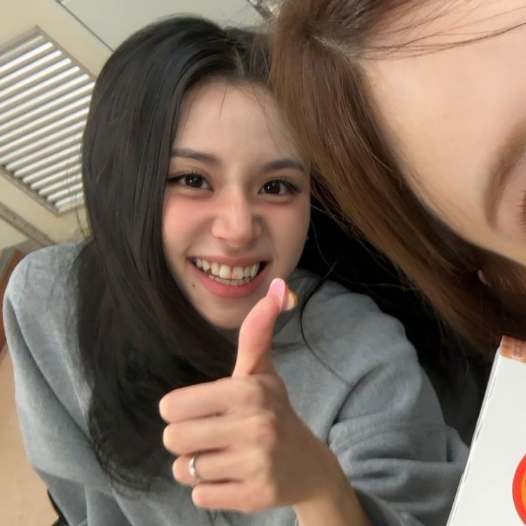 W1TCHCHlCK128's tweet photo. the concept of having a crush on chaeyoung sounds like genuine hell. shes so nonchalant and cool that it makes me want to die. and she'd definitely ruin ur life and ud think about her for the rest of your days. ESPECIALLY POST 2023 BLACK HAIR CHAEYOUNG. https://t.co/459laFdNIE