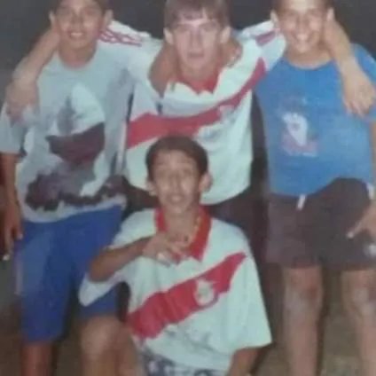 parlantesnohay's tweet photo. Que pasa, Canalla? Te vas a poner la banda roja en el superclásico? https://t.co/odwMnOTyow
