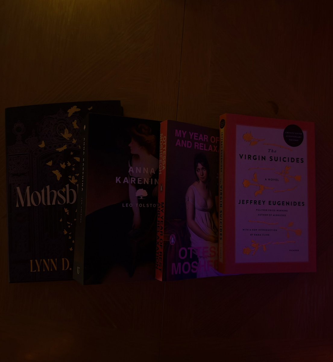 Luna_Reads_'s tweet photo. book haul 🙂‍↕️ https://t.co/FzgeX5Cqfa