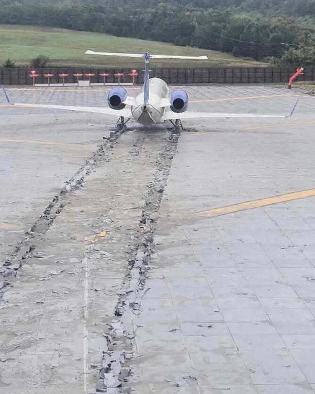 buildwitt's tweet photo. What happens when airplanes overshoot runways? Meet engineered material arresting systems, also known as EMAS.
—
These systems appear at both ends of all major runways, and appear seemingly solid to the average eye.
—
However, each is like a cake, with various soft materials like sand, crushable cement, and foam layered together.
—
In an emergency event, the weight of an aircraft will crush the cross-section, slowing it to a safe stop.
—
The more ya know…