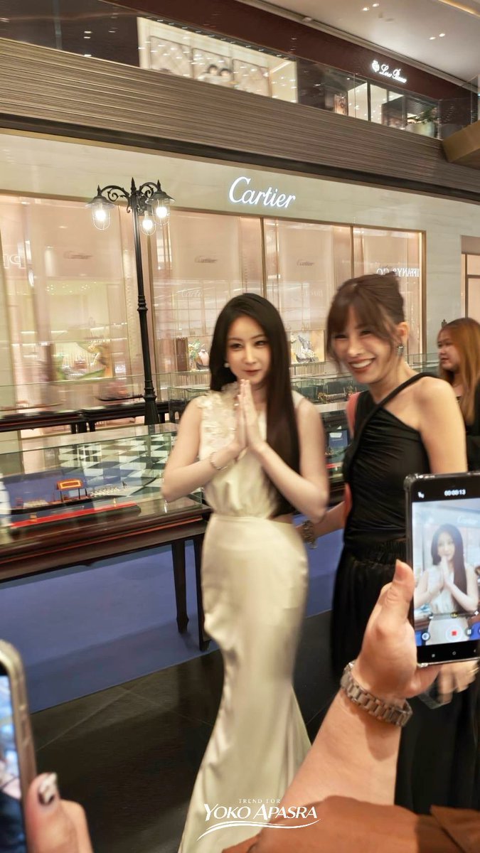 Dawn6ct0's tweet photo. This is where everyone will see Yoko at every event.She has a truly unique charm.

APASRA NICHP EFW26 
#YokoatEFW26ICONSIAM https://t.co/3L5gmsmfsQ