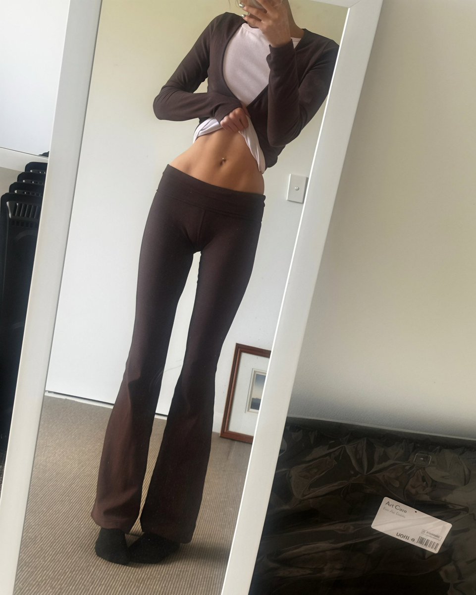 marsmonkey__'s tweet photo. oou shii abs incoming, i can’t wait for halloween 👻 https://t.co/WbQanvUjhB