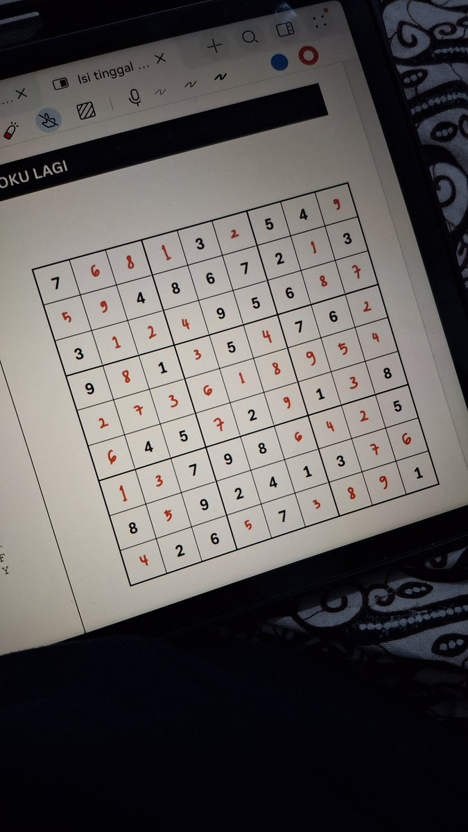 fleuringarden's tweet photo. @Y4_sayang ngerjain di kertas 1 jam lebih gak selesai, giliran dipindahin ke tab 25 menit selesai semua......... meskipun belum dicek di kunci jawaban tapi kayanya positif brner semua??????? wkwkwkw https://t.co/NnoVnmBHNu