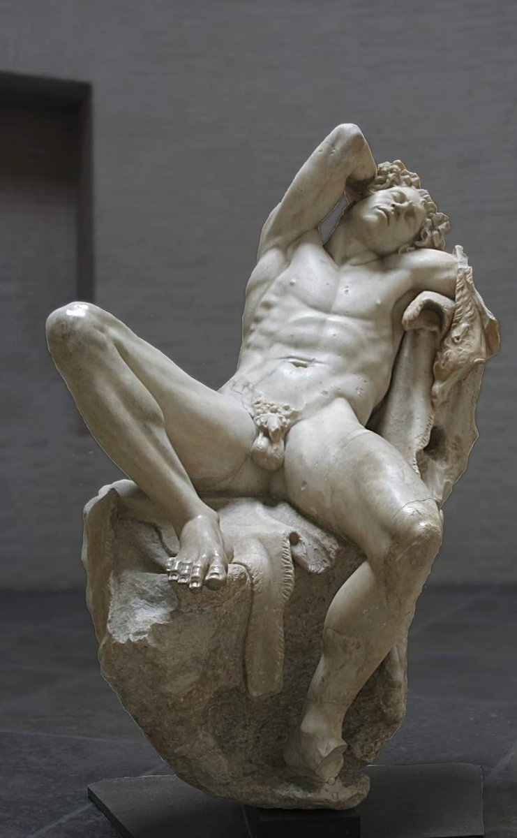 RamellaUgo's tweet photo. Fauno Barberini detto anche Satiro Ebbro 220 a.C
3 immagini Gliptoteca Monaco https://t.co/8tl7GUKn5Y