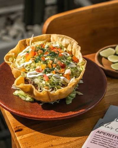 LadyShuzzbutt's tweet photo. Bring back Taco salads in fried tortilla bowls https://t.co/rsbFuGzBcZ