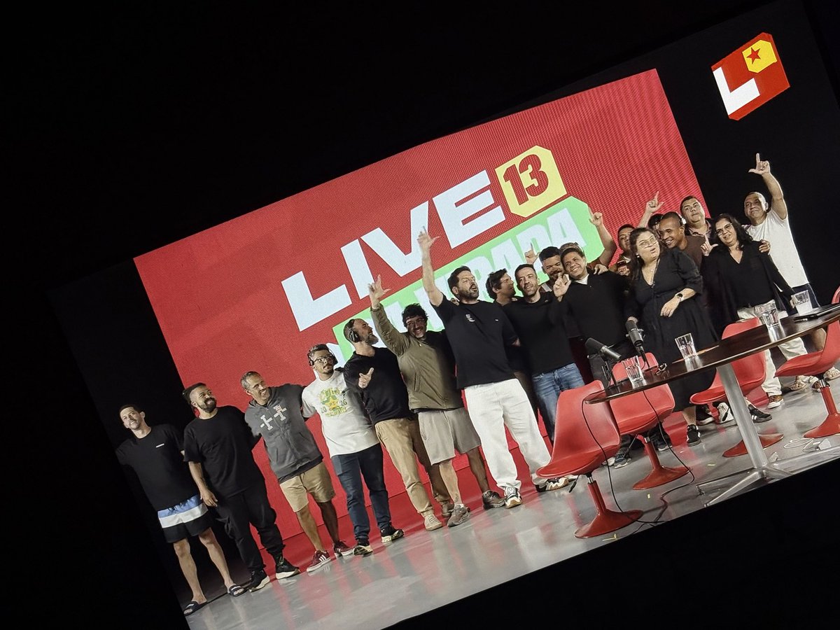 Marloiksos's tweet photo. Isso foi lindo 
#EuVotoFazendoL
LULA REELEITO
#HojeEuVotoLula
#PraSempreLula
@AndreJanonesMG https://t.co/zMhekowxyt