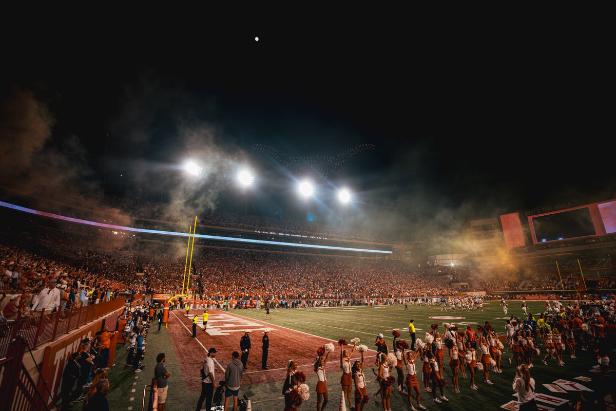 TexasFootball's tweet photo. Deep in the heart of Texas https://t.co/BabN6LrM28