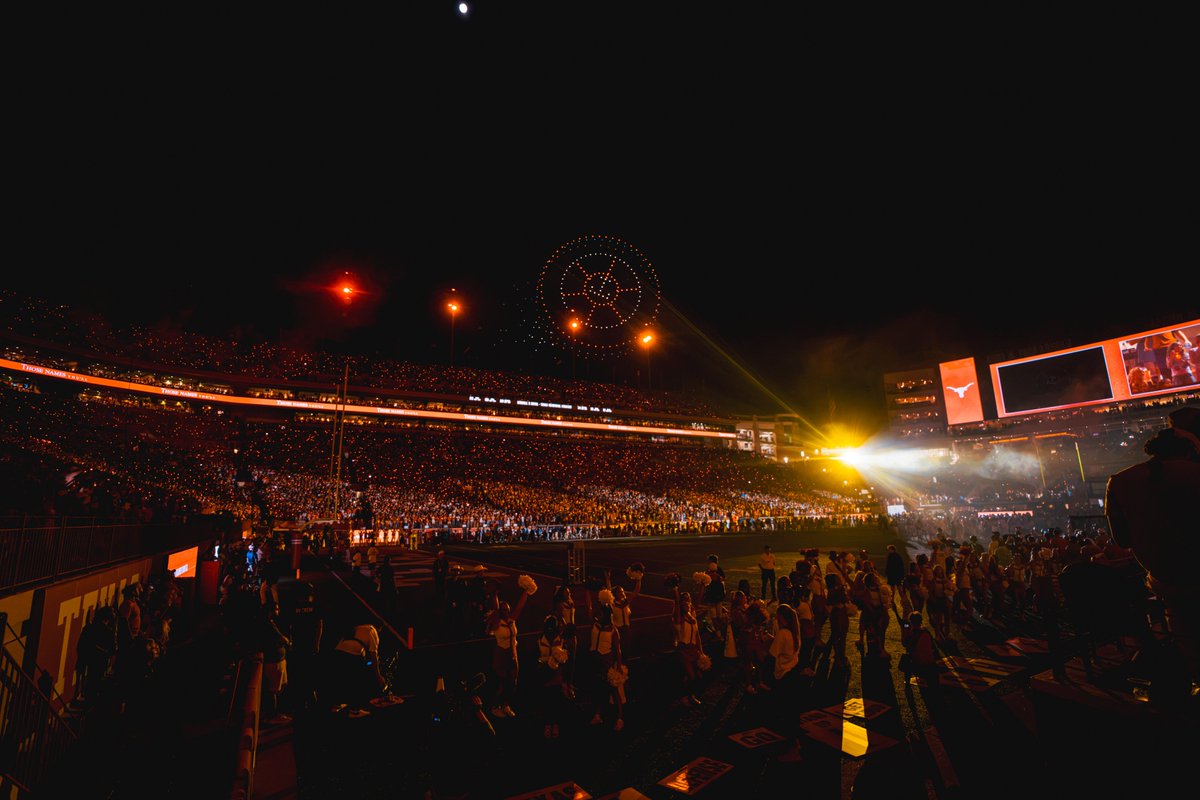 TexasFootball's tweet photo. Deep in the heart of Texas https://t.co/BabN6LrM28
