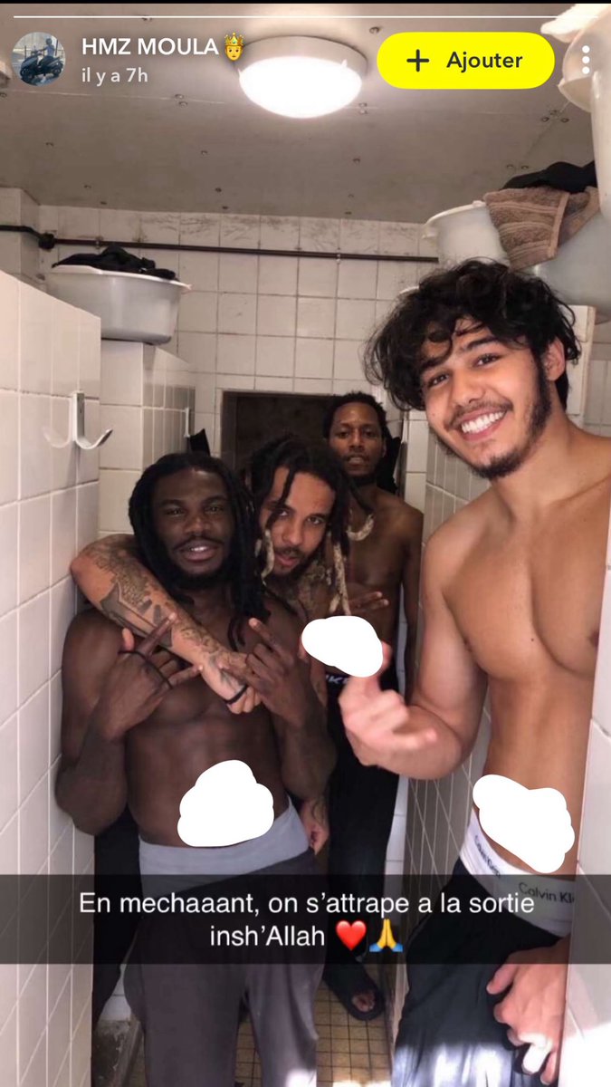 nafs50717's tweet photo. @someboudyy Guette wllh ça se douche avec les produits indigent tu me prend pour un fou https://t.co/P61a5LZWEt