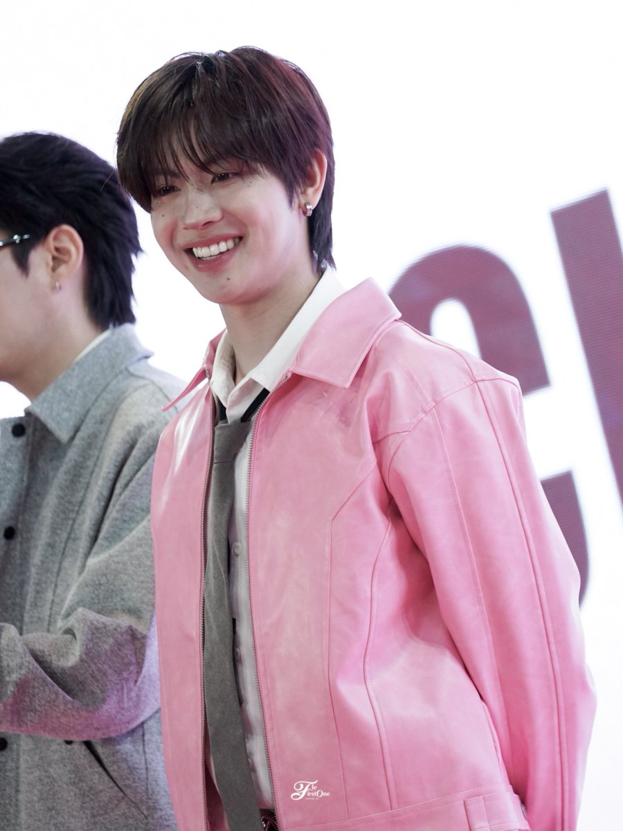 TleFirstoneTH's tweet photo. สวัสดีวันอาทิตย์คับแม่ ๆๆ เอาลูกแมวมา good morning 🥰🤲🏻 @firstone_wnk 

꒰ ♡𝄞 #TLE_mtm #Firstone  
#TleFirstone #เติ้ลเฟิร์สวัน ✩˖ ꒱ https://t.co/EBYjRUT4YV