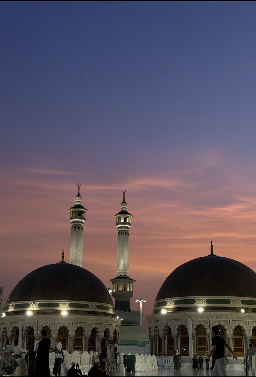 Nojood_m8's tweet photo. هنا حيث تهدأ مخاوف القلب، وتطمئن الروح ..

اللهم إن هذا البيت بيتك، فاحفظه بحفظك واكلأه برعايتك واجعله آمنًا مطمئنًا إلى يوم الدين https://t.co/cZXE2Ltv9n