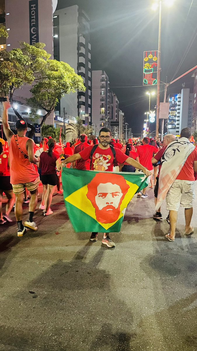 hbmorais's tweet photo. #lulaomaiordetodos https://t.co/70HSUr3hGF