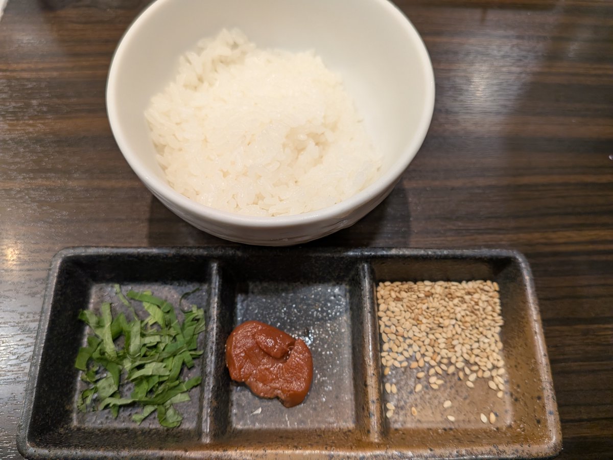 What_Borderless's tweet photo. 濃厚鶏白湯ラーメン専門店 鶏ふじ @馬車道
　特濃鶏白湯（硬め・濃いめ、雑炊セットサービス）
　＋刻み叉焼
　😋😋😋😋😋 https://t.co/rFlxC4iDza