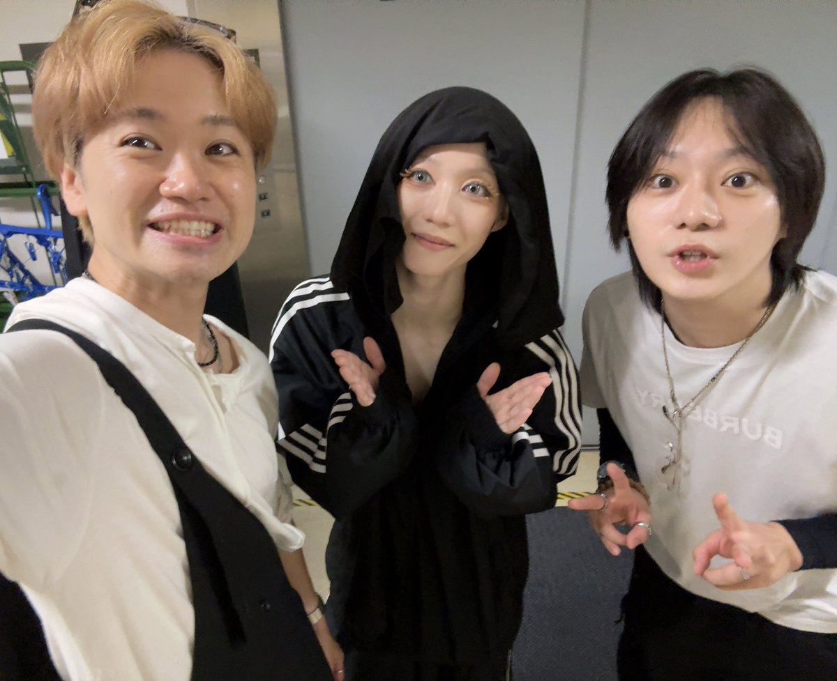 Torippiyo2's tweet photo. ミュージカル
『刀剣乱舞』 ～月夜一縷～ 観劇。

馴染みも初めましても
久しぶり？もありました！

大千穐楽、ファイトです！

愛。
ですね。 https://t.co/h74ZyqaQpr