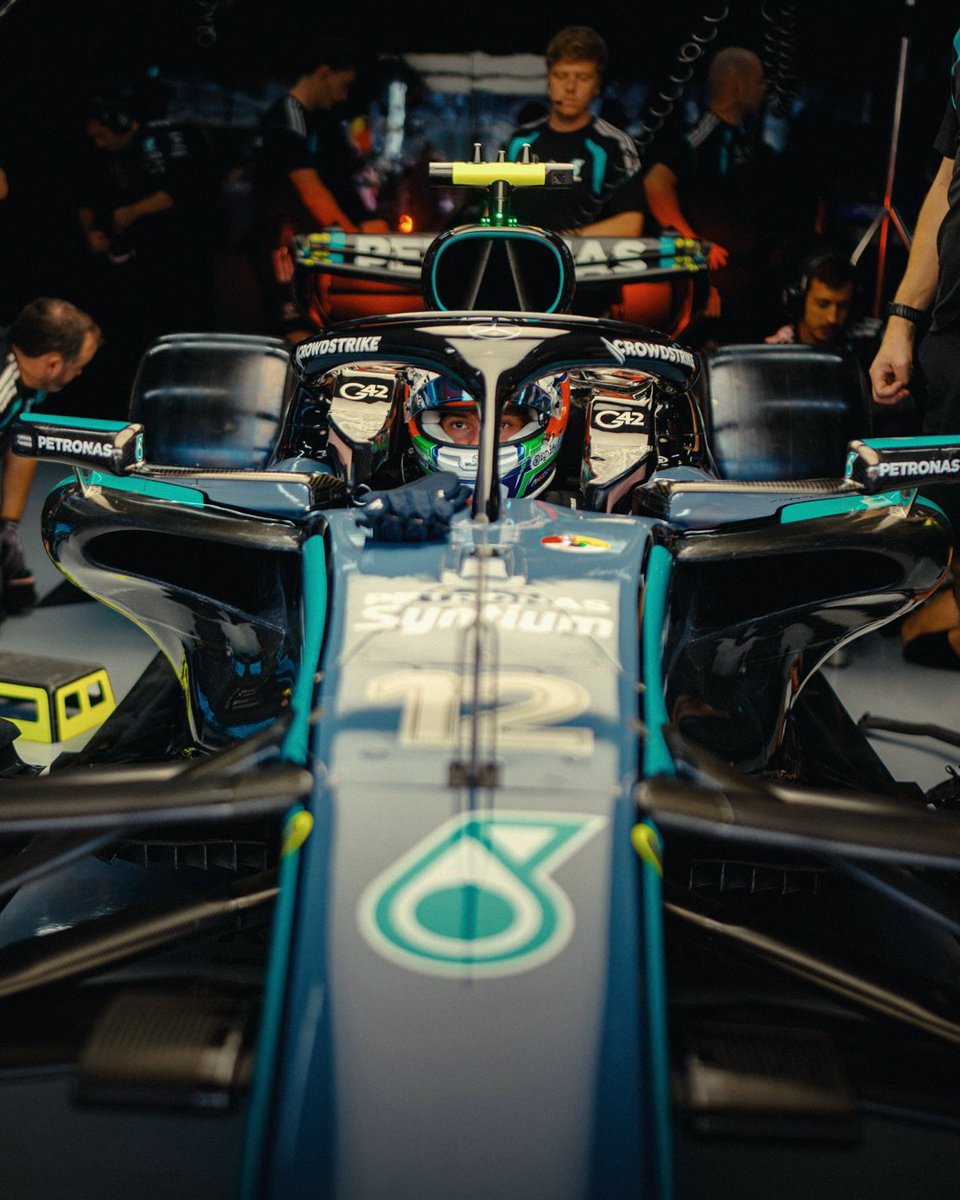 antonfelli's tweet photo. Back where we belong.
God, it feels good to be back up at the front. We absolutely nailed that first run, big up to everyone in the team and the fans for always riding with me. Jobs only half done though—let’s finish it tomorrow. https://t.co/quvpVwAICx