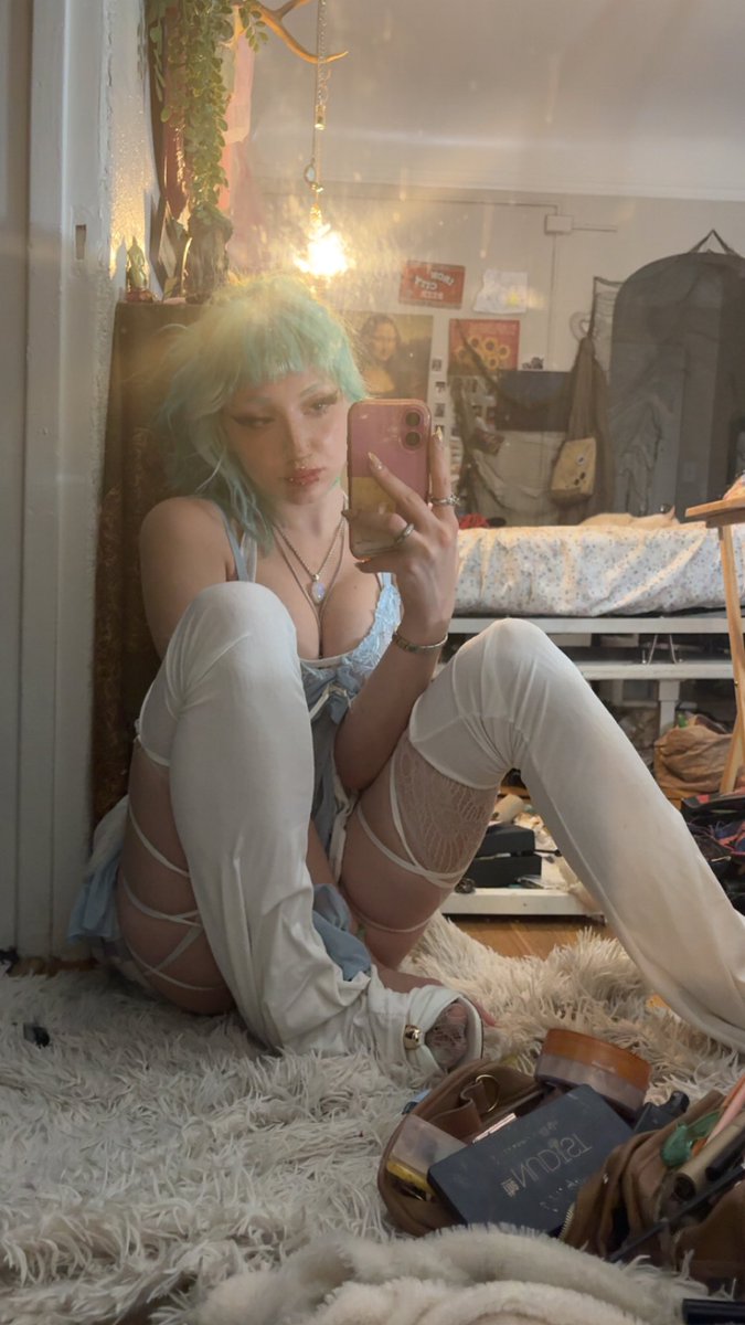 lov3lypixie's tweet photo. I feel like a mermaid doll 🧜‍♀️😛🧿💙 https://t.co/bQXICvecaG