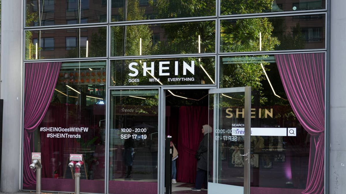 TheStreet's tweet photo. Fast-fashion giant to pay $100 million after customer complaints

Read more: https://t.co/gUPqZS2kyr https://t.co/gsk1DJfdfN