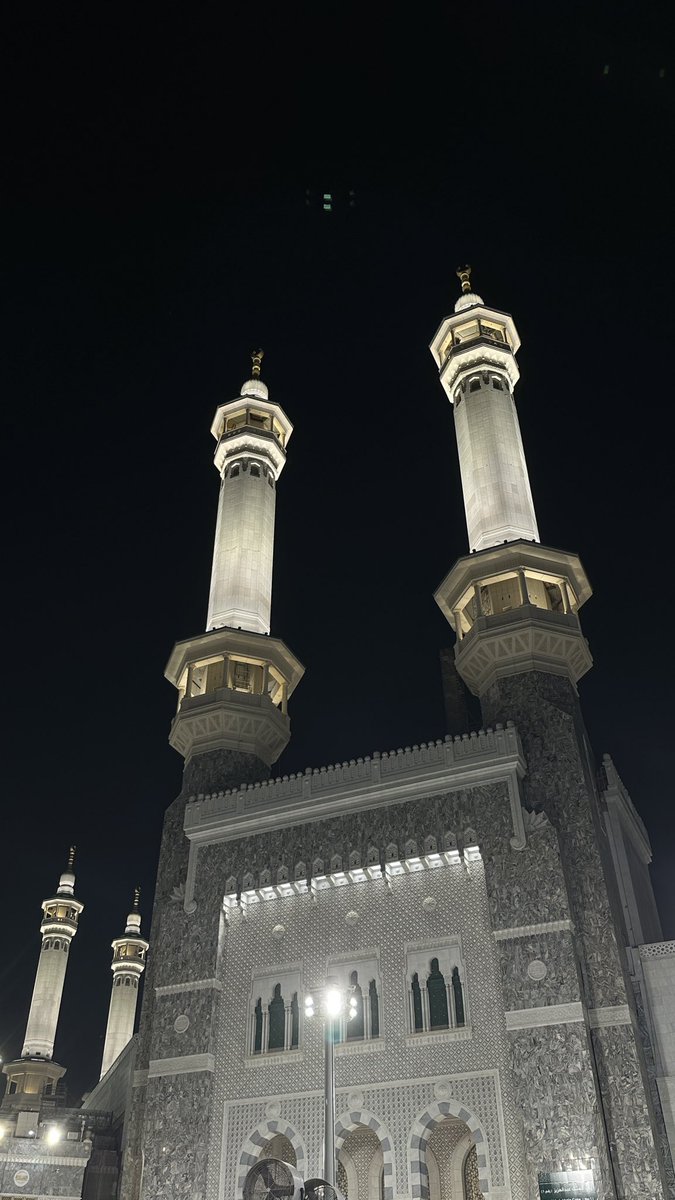 Sona44255's tweet photo. صلاة الفجر مع ياسر الدوسري وقهوة يحبها قلبك وجوٍ كايف ، أظن مافي أجمل من كذا 🙏🏻🤍 https://t.co/2gPHlwZlia