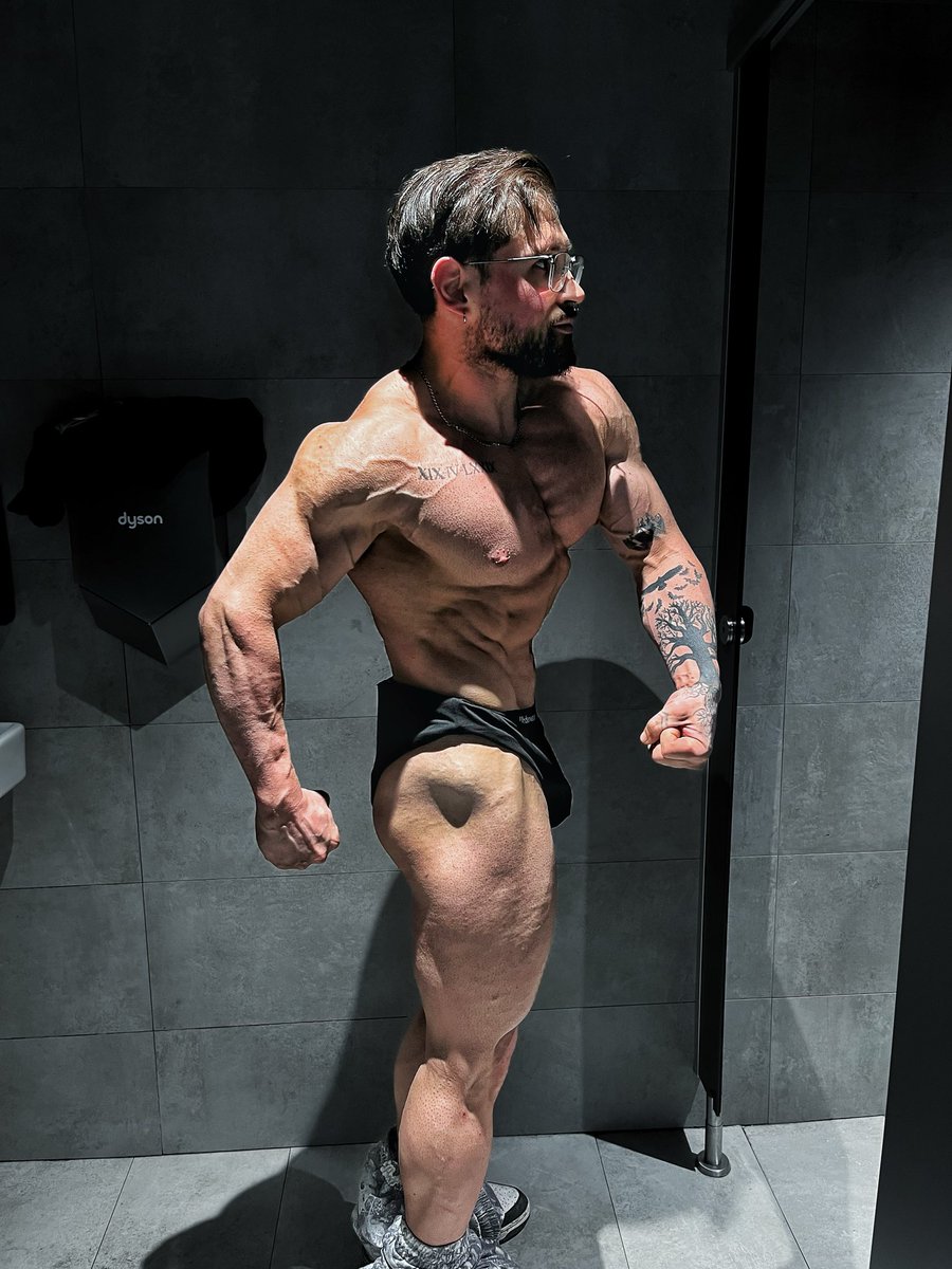 Adrilopal99's tweet photo. I’m not just building products with AI.
I’m building my best physique too.

Working toward my first bodybuilding competition. Different kind of building. Same commitment. 💪 https://t.co/bKdSORVoKQ