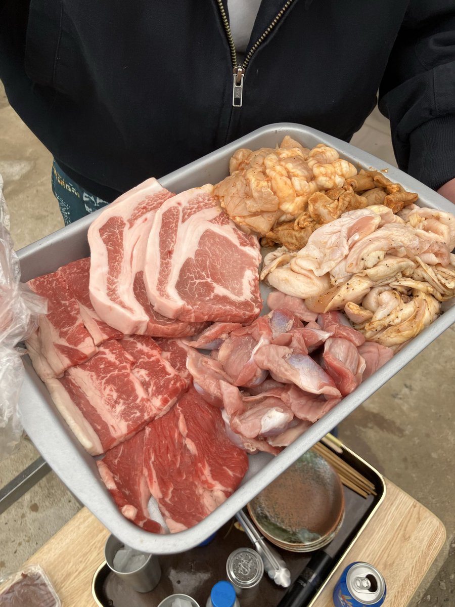 wytwmtwm's tweet photo. 肉と酒

それとteachers https://t.co/REix9EpgJi