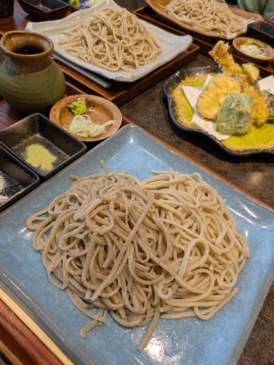 Awangely3761's tweet photo. 神楽屋の蕎麦食べてきた！
一つ一つ食べ応えあって美味い！
そして腹苦しい😇 https://t.co/dySuY3ObPx
