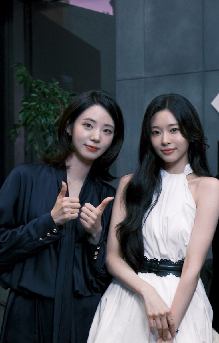 deardandebud's tweet photo. MY TWO WORLDS COLLIDING 😭 https://t.co/Q0PCWclKms