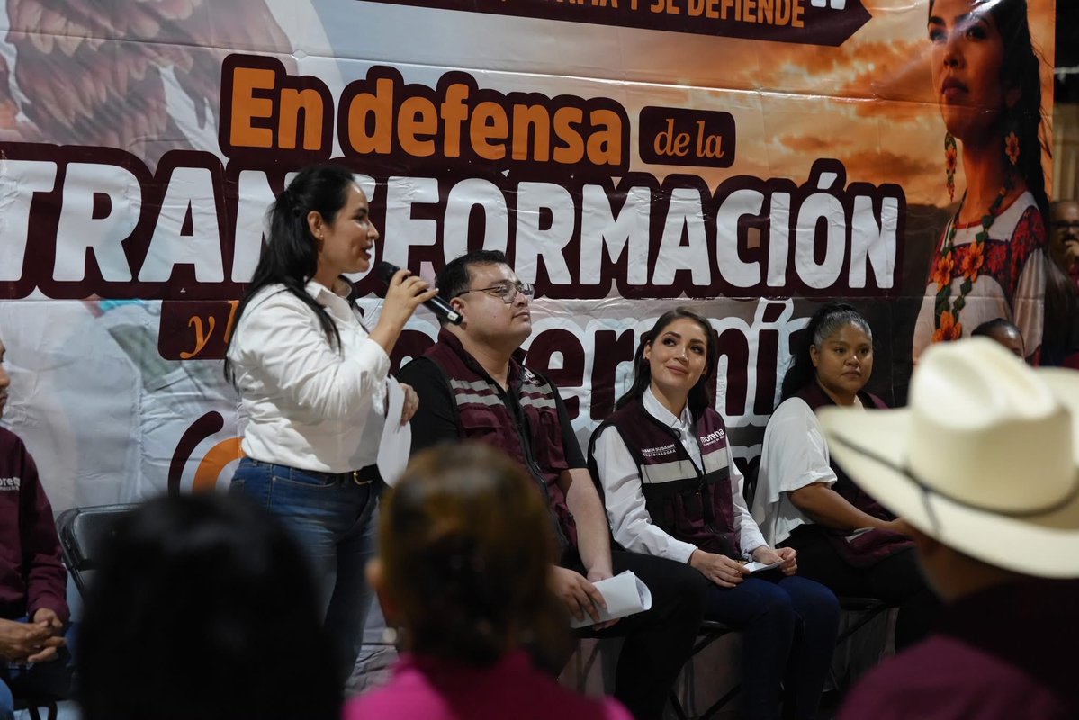 JasminBugarin's tweet photo. Qué gusto venir a Xalisco y saludar a grandes amigas y amigos de lucha.

Seguimos en territorio y en unidad, impulsando la defensa de la Transformación y la Soberanía Nacional. https://t.co/mfSOWvpJ2g