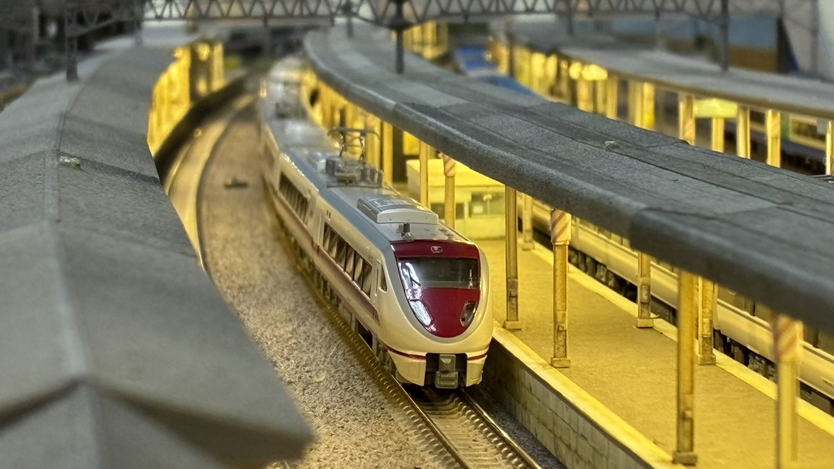 Re_Color_train's tweet photo. 【東京・本店4階】昨日ご来店のお客様①

485系 特急北越などです！

※ 7,8番線使用

#リカラー #Re_Color #鉄道模型 #ｎゲージ  #レンタルレイアウト https://t.co/2nHrR3rE2z