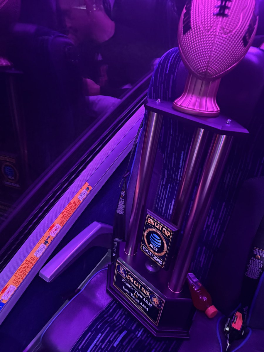 coachjack212's tweet photo. Trophy OBTAINED‼️ #FTF https://t.co/RBYDNXJRDO