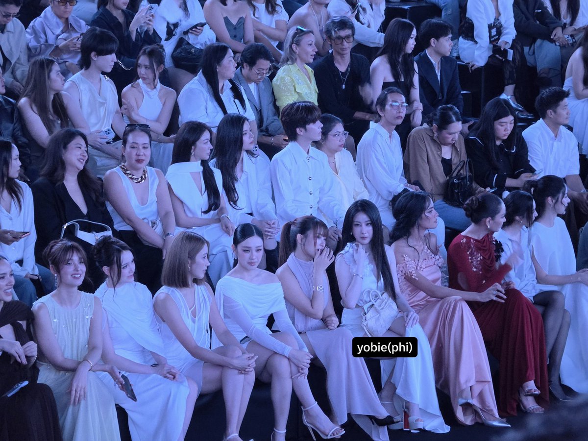 poppyblink1's tweet photo. ชอบคนขี้คุยเพราะอยากเป็นคนคุย

APASRA NICHP EFW26
#YokoatEFW26ICONSIAM https://t.co/N0LUZBLnVD