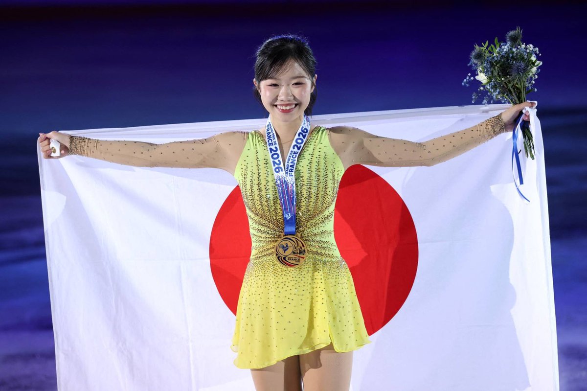 cloudeeice's tweet photo. 2025 -> 2026 🇫🇷🥇🐰 https://t.co/oydRkx7uCS