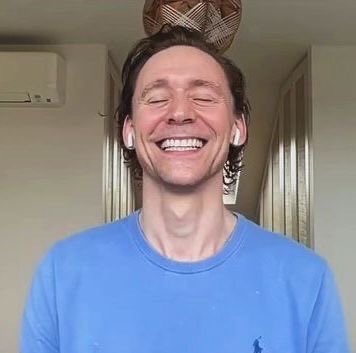gloriousvic_'s tweet photo. I love this man so much 😭💙 https://t.co/6D10Cyyg1d
