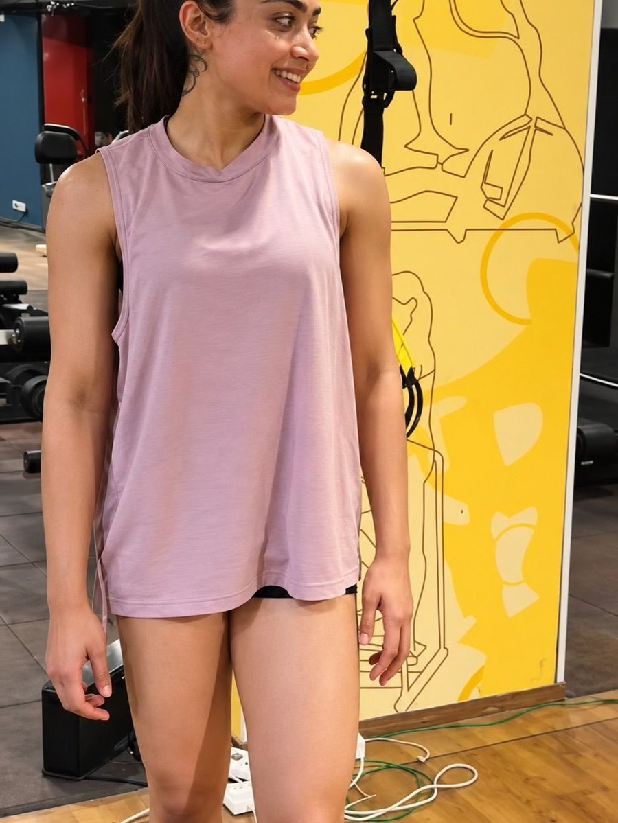 mami_cuckboy's tweet photo. My bull told me to go bottomless so I wear only a sleeveless top.The most humiliating part is that my cl!tty has been hidden just because of the top, so imagine how little my cl!tty is. He also told me to go to the gym like this 💦😭.Is he doing the right thing? 
#pottachi #sissy https://t.co/uMAlLpFCTH