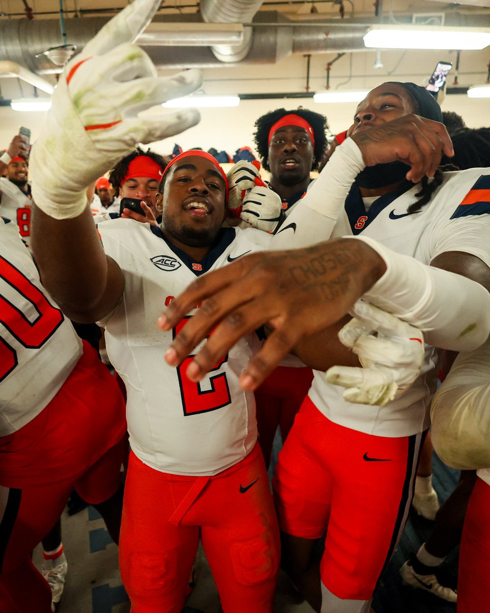 CuseFootball's tweet photo. ROAD DUBS 🍊🎯 https://t.co/mdUyKWgiGd