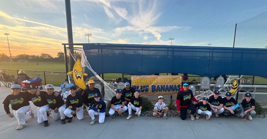 PerfectGameKC's tweet photo. Steer clear of these Blue Bananas. They may bite! Great job guys. https://t.co/wJFW5bgexI