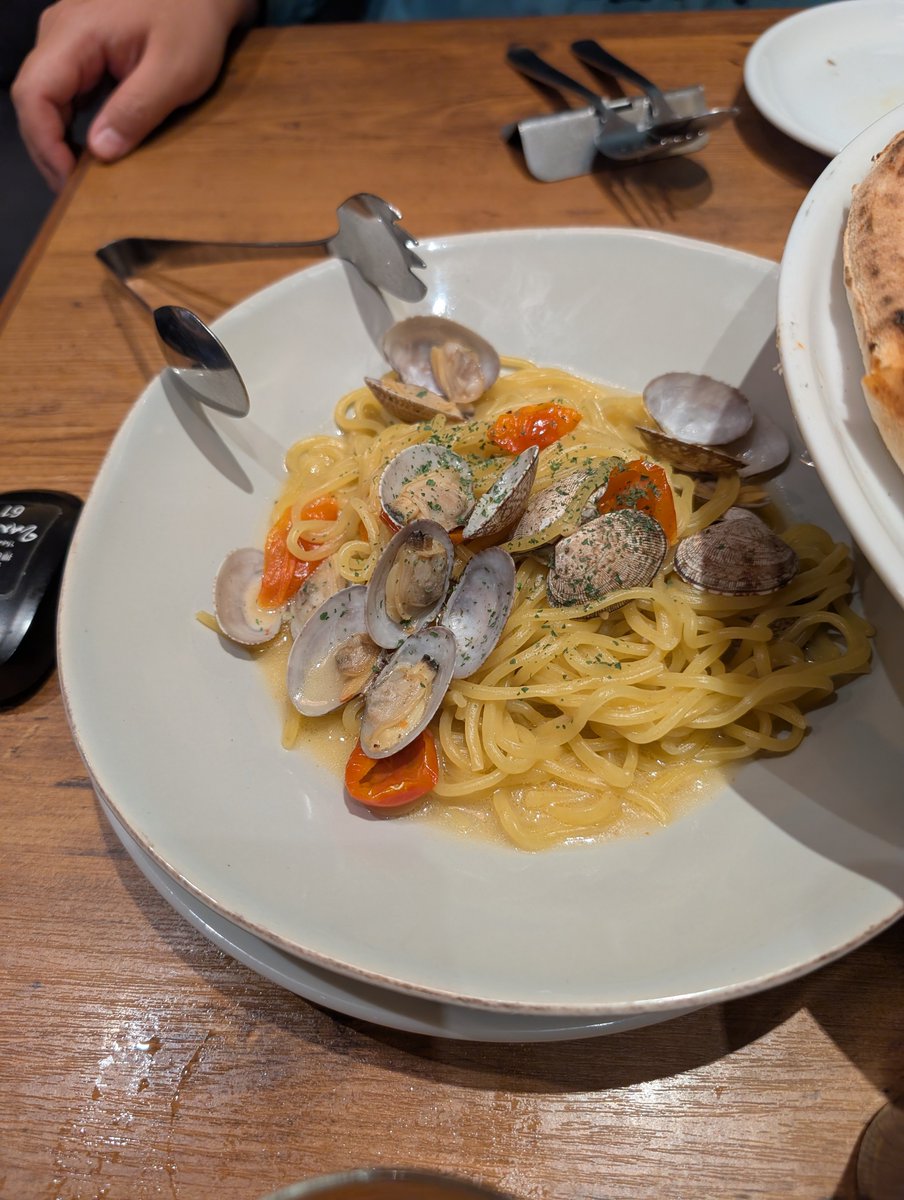 M9MachineWorks's tweet photo. おはようございます

今日は　
かわいこちゃん（娘（仮））と
ランチだ。

バンサンにて https://t.co/xdJ0TPFM2Y