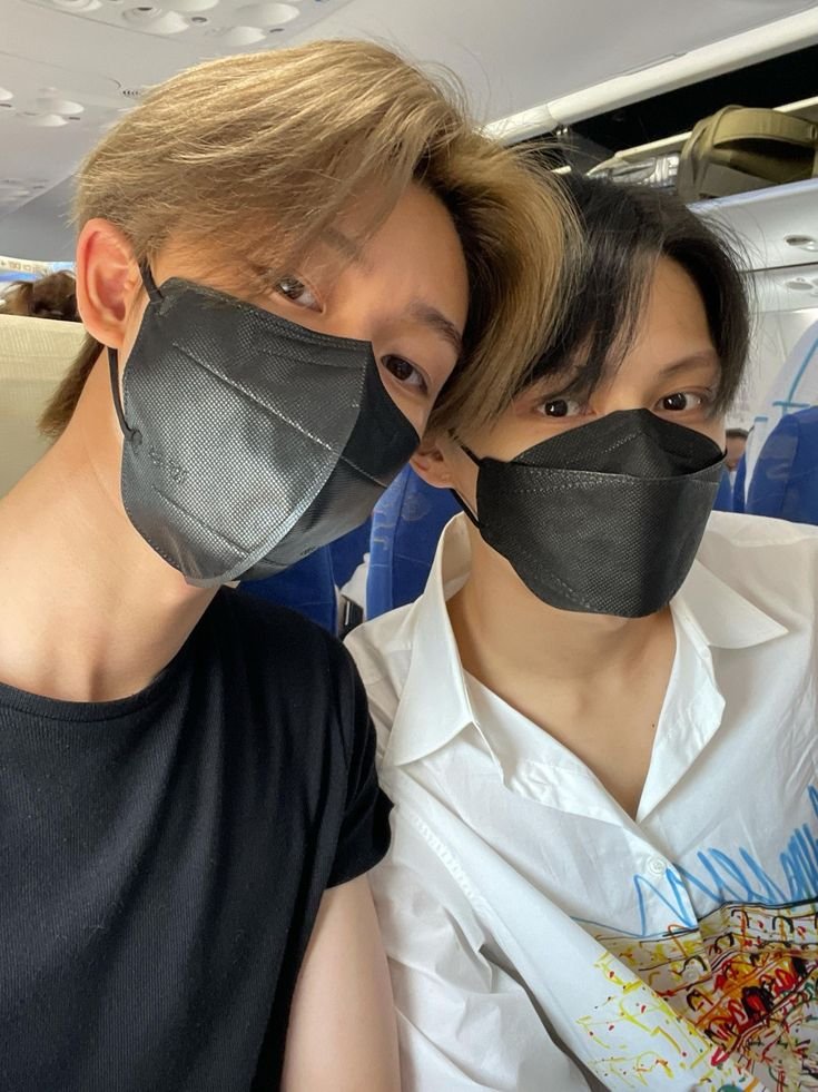 dieformingoo's tweet photo. mulai lusa sampe tanggal 1 januari 2027 member seventeen yang aktif cuma mereka berlima aja (seungcheol, jeonghan, joshua, jun, minghao) 🥹 https://t.co/sTDVUpVIYv