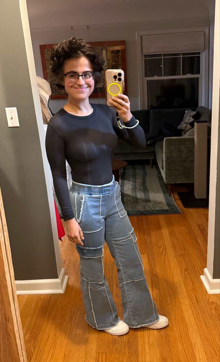 thepeacepoet99's tweet photo. I’m becoming increasingly convinced that anyone who says that I look like a man is trying to gaslight me.

As a reminder: the only requirement to being a woman, is to be a female (XX) adult human being. https://t.co/FW14b3DKWD