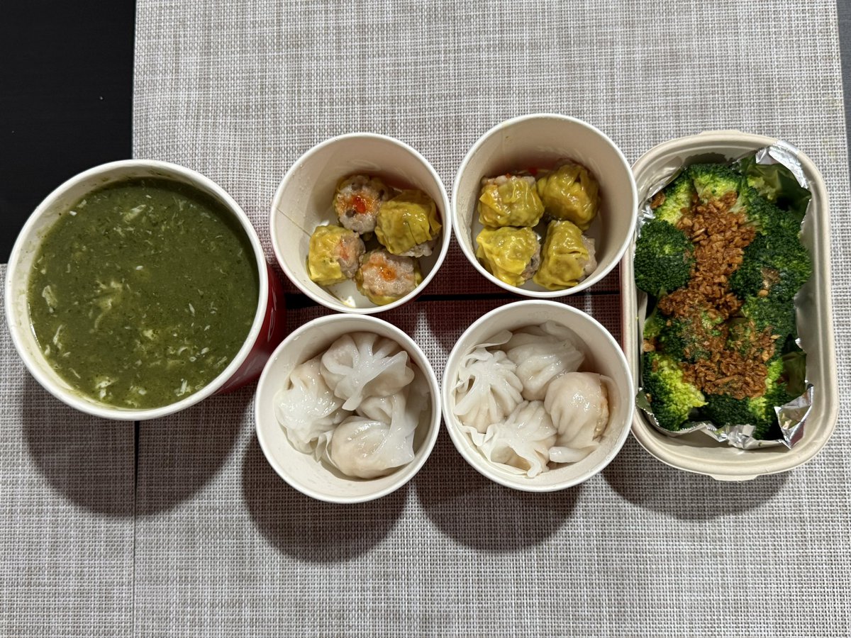 onimreyes's tweet photo. Lunch muna mga bii!

Ang dami ko pang hinahabol na resbak sa inyo. 1 hour back log pa. Hehe

Ano ulam niyo? https://t.co/wlJDRMtpJv