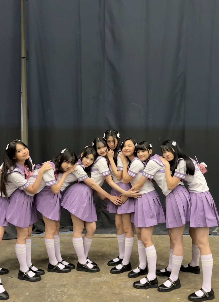 Ekin_JKT48's tweet photo. #13ersembilan 💛 https://t.co/8tmRNCb5of