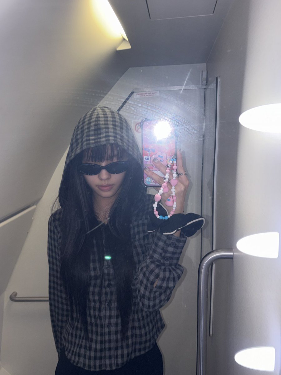 izna_offcl tweet picture
