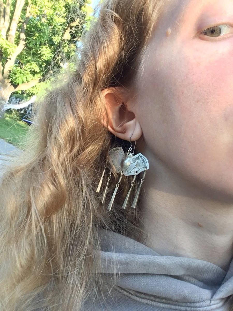love_canute's tweet photo. Bat earrings for Halloween season. They used to be my mother’s.

I always have to be a bit careful with dangle earrings though because I mask(except in my house or in some outdoor areas where there aren’t people). https://t.co/A8lnzDuCeY