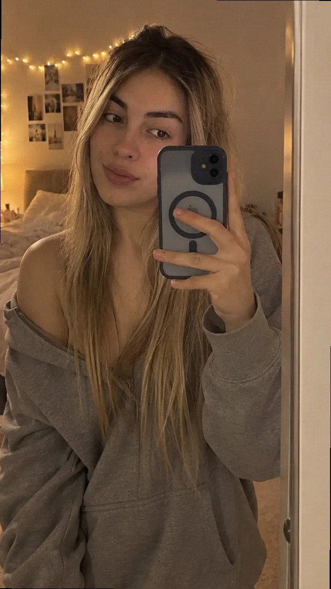 sofiamaybe2 tweet picture