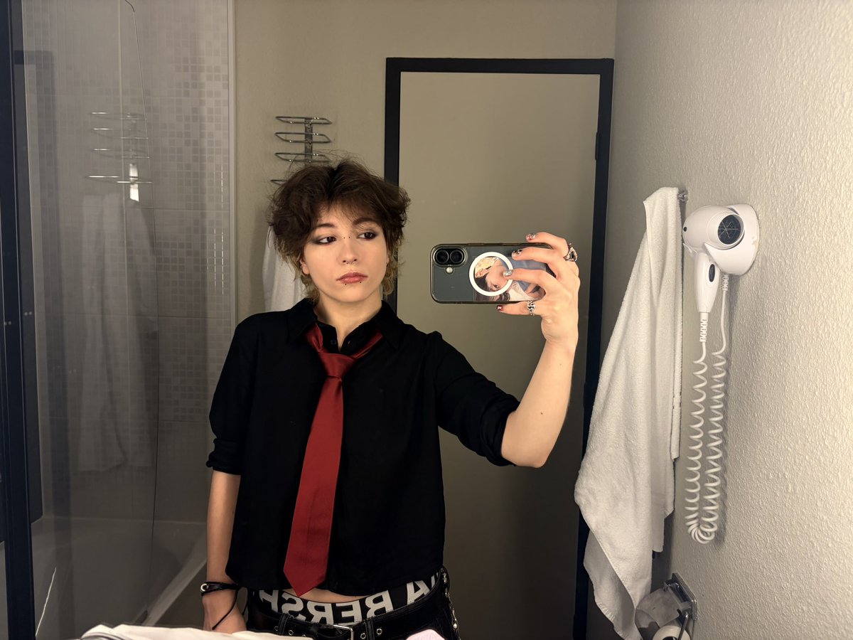 danpiphany's tweet photo. joong wait for meee!!! <3 #AFestival https://t.co/RqIPR12PbC
