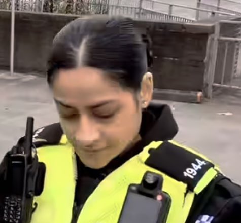 BotfieldColin's tweet photo. @WestYorksPolice #Dewsbury airhead and PCSO dope @DeputyMayorPCWY @BBCLookNorth https://t.co/aC5PCu342u